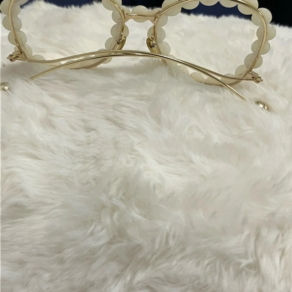 Faux Pearl-Embellished Round Gold Frame, Ivory Pearls - Picture 6 of 14
